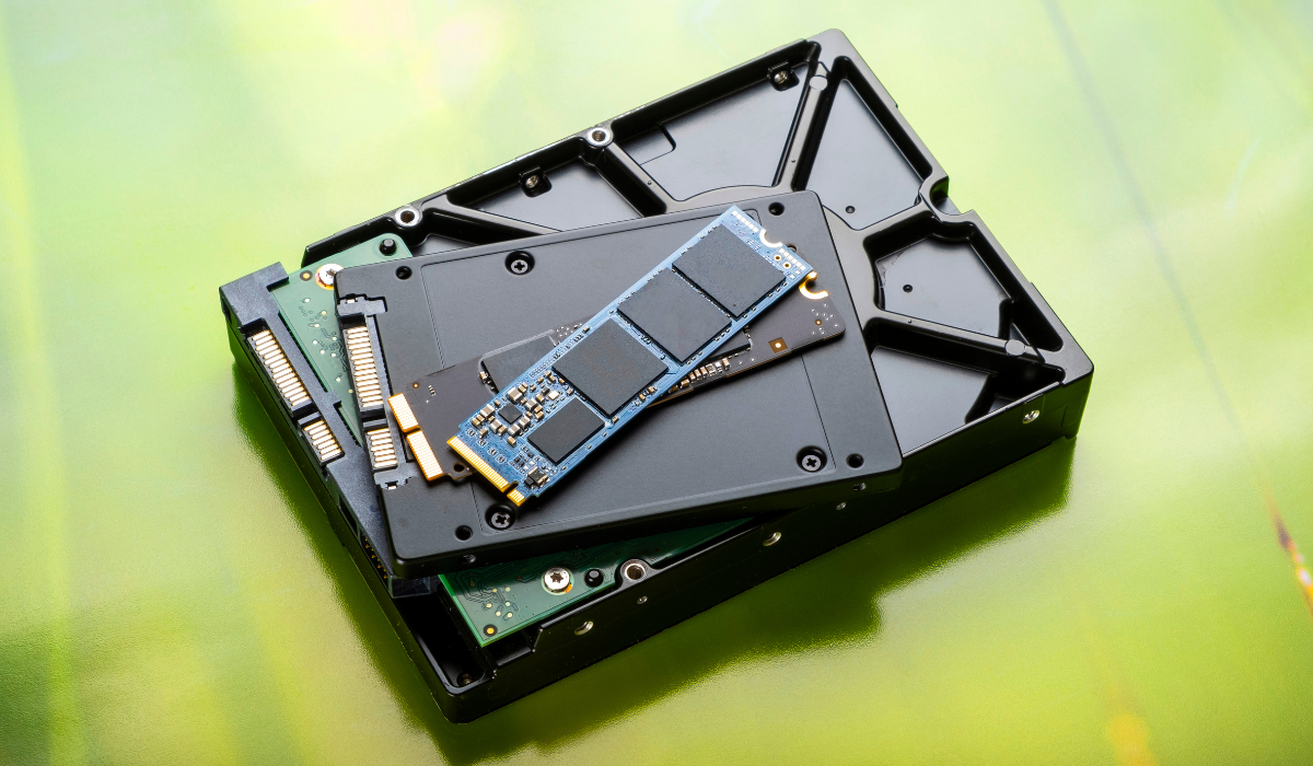 Confronto grafico tra un'unità NVMe M.2 e un SSD SATA da 2,5 pollici
